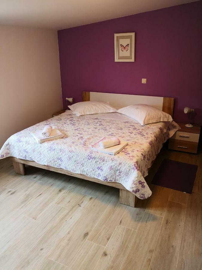 Apartment Aria Banjol Екстер'єр фото