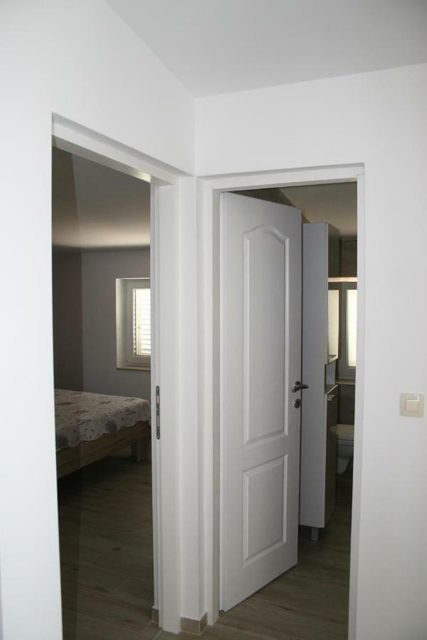 Apartment Aria Banjol Екстер'єр фото